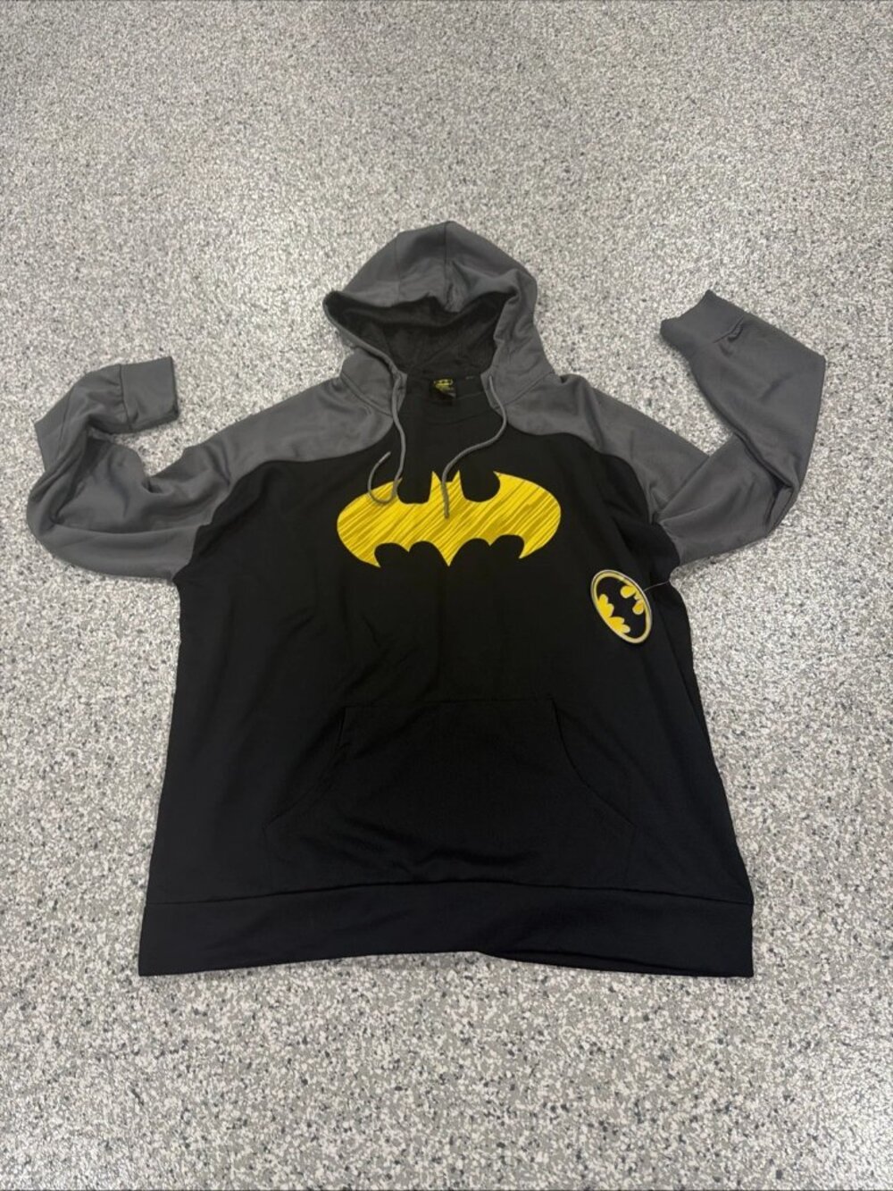 NWT Batman Logo DC Comics Hoodie Two Tone Sweatshirt Men's 2XL